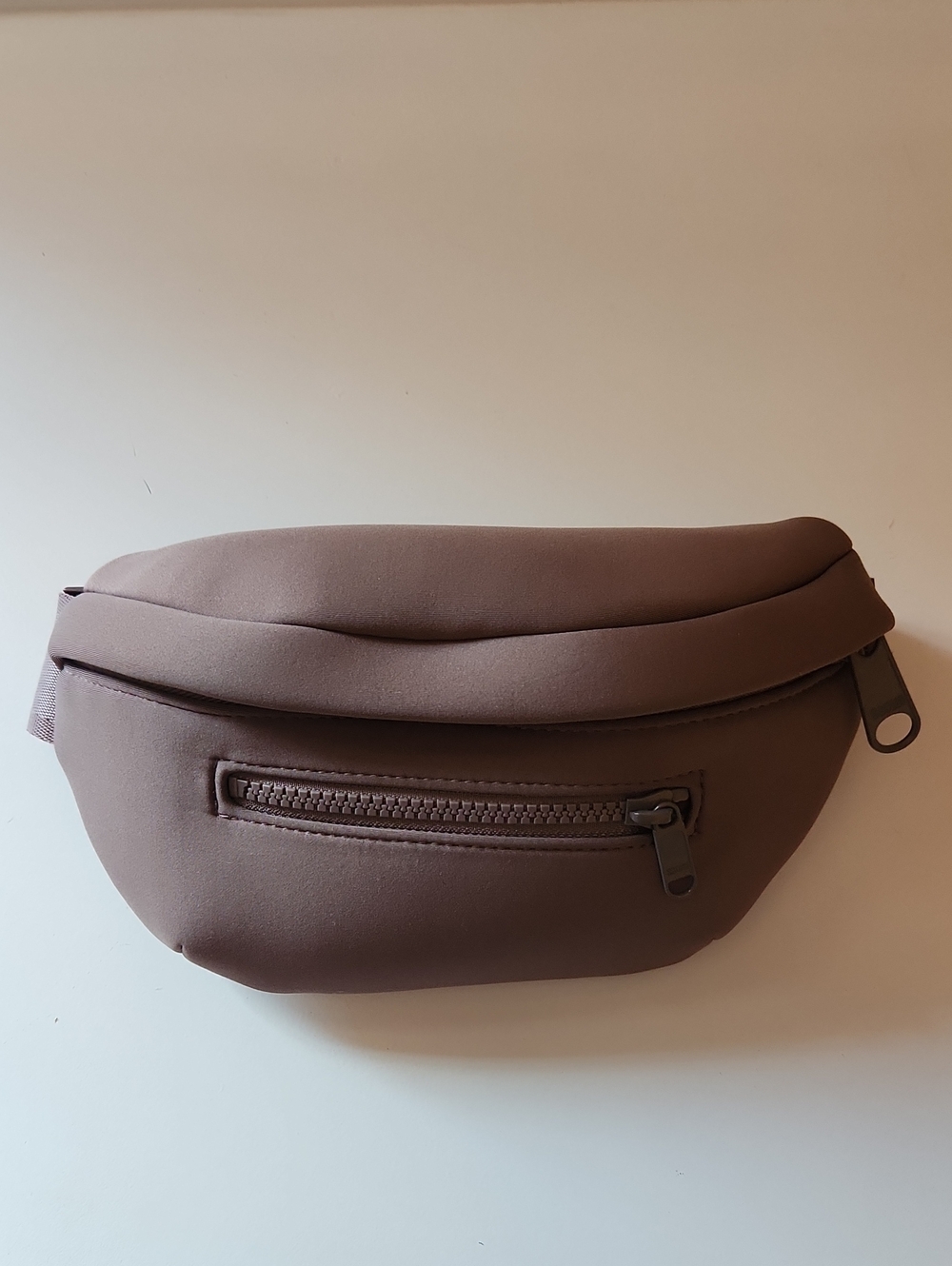 Dagne Dover Ace neoprene Fanny Pack Color: Dune - Picture 5 of 16